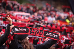 Fans von Bayer 04 Leverkusen | Fanschal