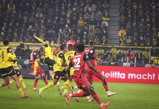 Leverkusen gewinnt in Dortmund